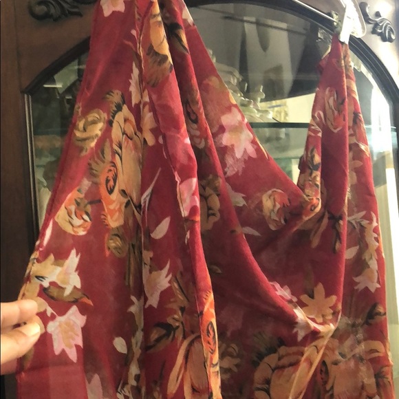 Red Floral scarf - Picture 7 of 7